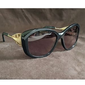 Burberry Gabardine Sunglasses BE4208Q - Like New!